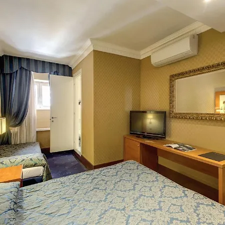 939 Hotel 3*
