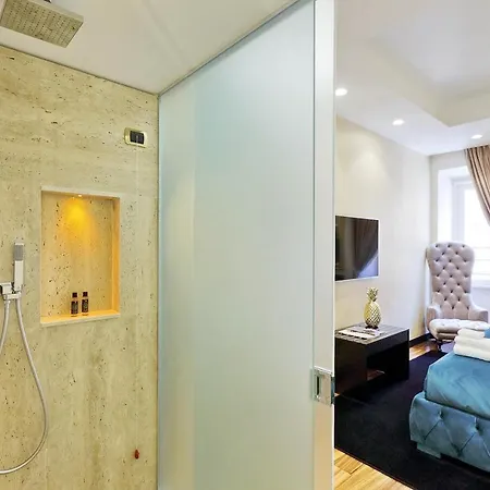 Spanish Hills Collection Luxury & Jacuzzi Guest house 4*