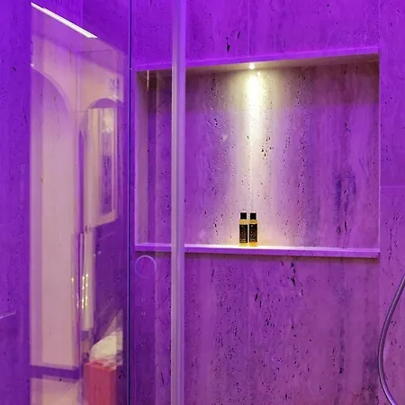 Spanish Hills Collection Luxury & Jacuzzi 4*