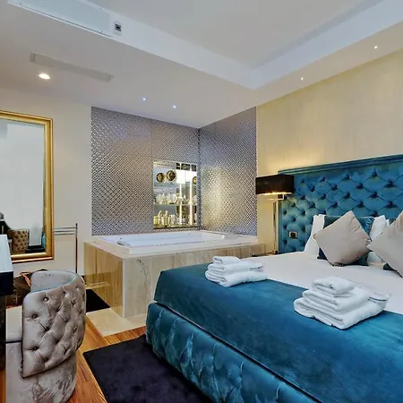 Spanish Hills Collection Luxury & Jacuzzi Guest house