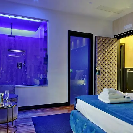 Guest house Spanish Hills Collection Luxury & Jacuzzi