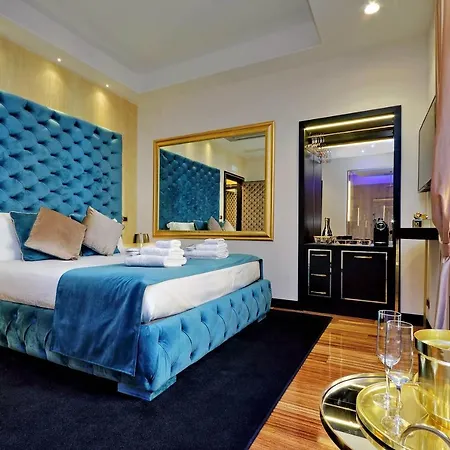Spanish Hills Collection Luxury & Jacuzzi 4*