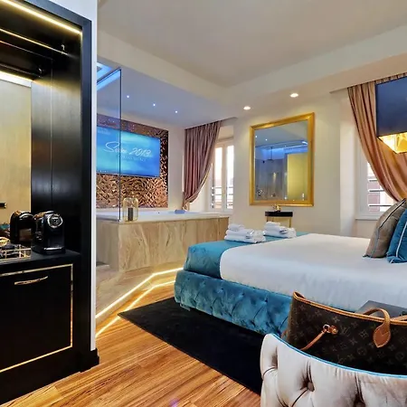 Spanish Hills Collection Luxury & Jacuzzi Guest house