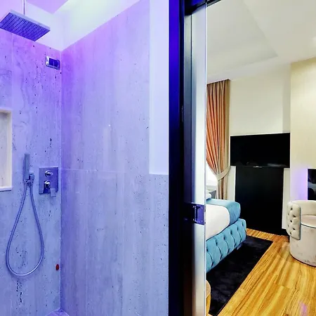 Spanish Hills Collection Luxury & Jacuzzi 4* Rome