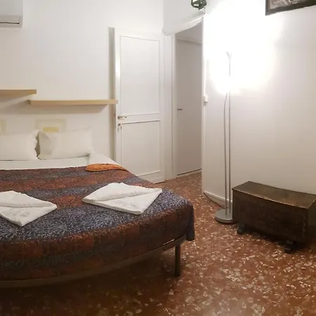 A Casa Di Leo * Roma