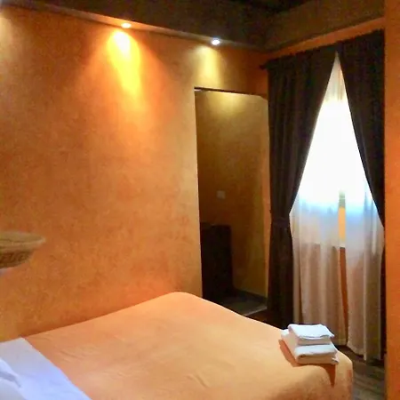 Caput Mundi Inn 2*