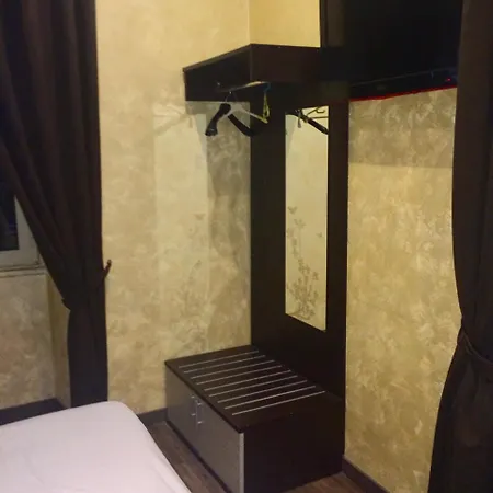 Caput Mundi Inn 2*