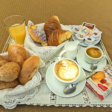 Domus Via Veneto Frühstückspension Rom