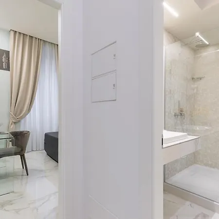 Cavour בית הארחה 2*