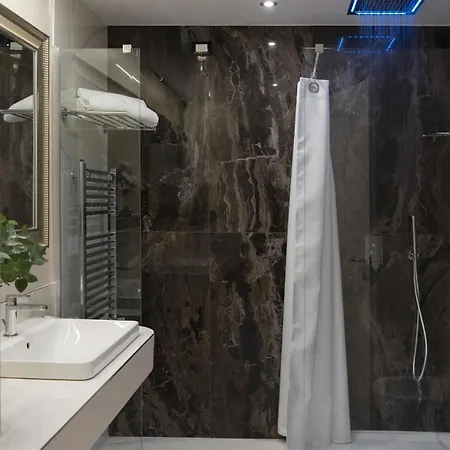 Cavour 2* Rome