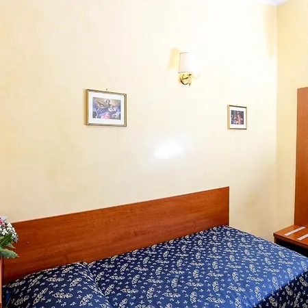 Casa Di Santa Francesca Romana A Ponte Rotto Roma