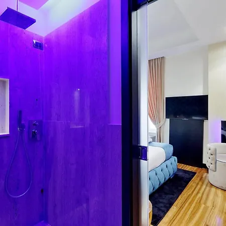 Guest house Spanish Hills Collection Luxury & Jacuzzi