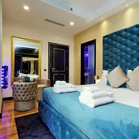 Spanish Hills Collection Luxury & Jacuzzi Guest house