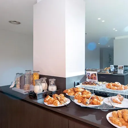 Mercure West 4*