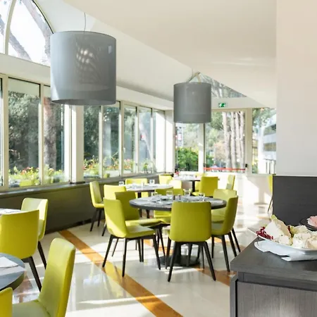 Hotel Mercure West