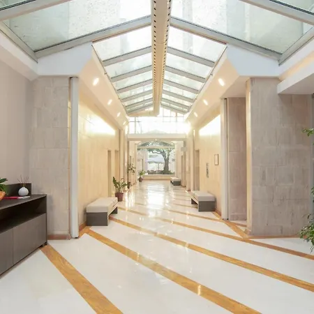 Mercure West 4*