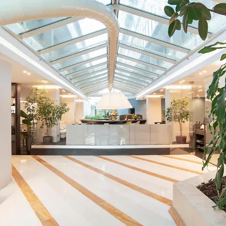 Mercure West Hotel 4*