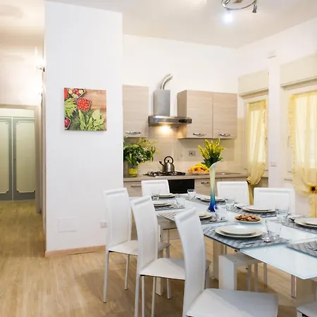 Gregory House Apartment *