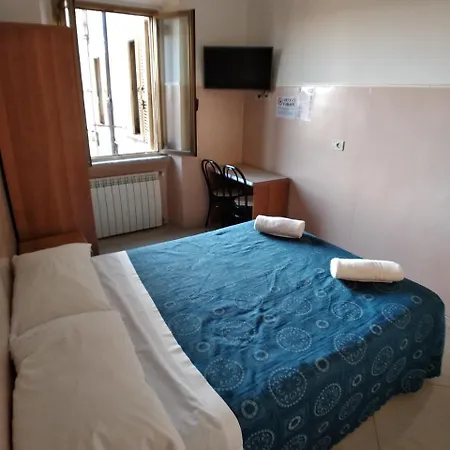 Cressy Hotel *