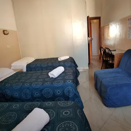 Cressy Hotel *
