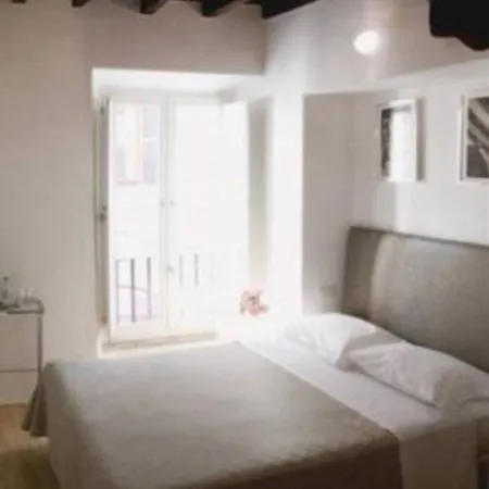 Palazzetto Degli Artisti Suites Hotel 4*