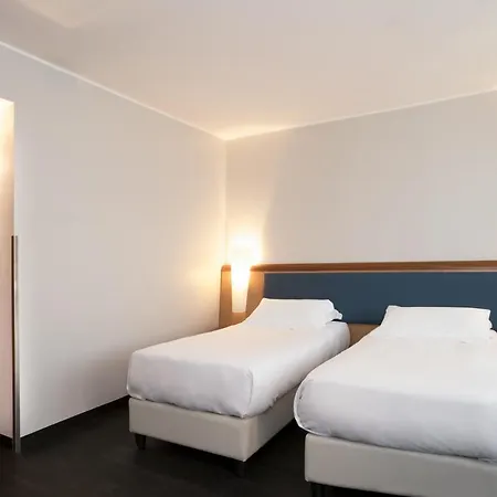 Mercure West