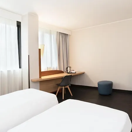 Mercure West Hotel