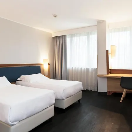 Mercure West Hotel