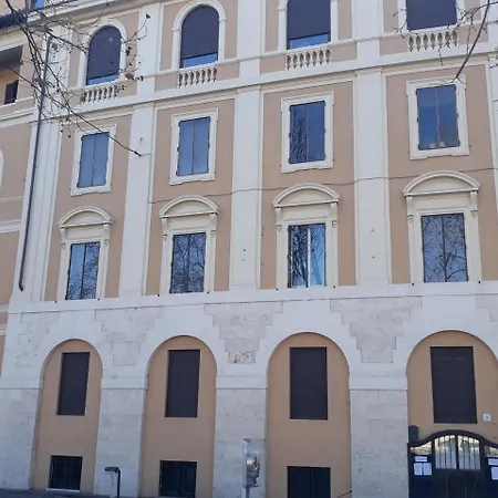 Konukevi Lungotevere Collection 2*