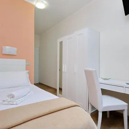 Oda ve Kahvaltı Antico Platano Roma