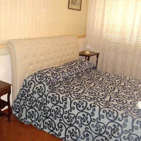 La Vie Est Belle Apartment *