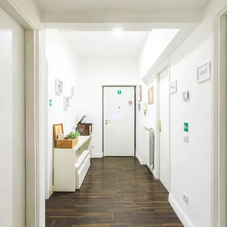 Bed & Breakfast Cinema House 3*