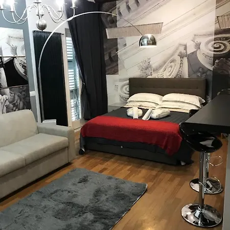Bed & Breakfast Dimora Frattina Rome