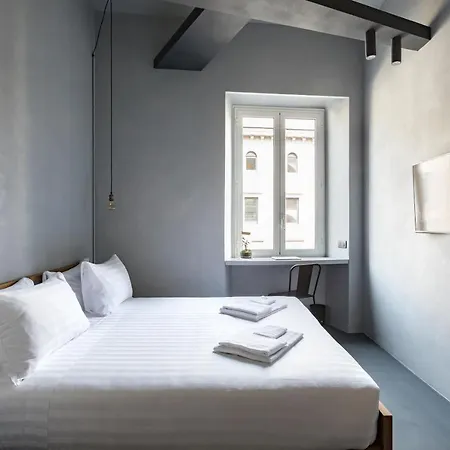 Pietra Bed & Breakfast Roma
