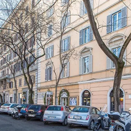 Apartment In Pompeo Magno *
