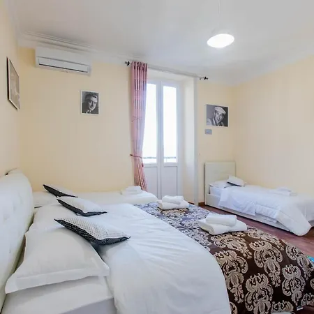 Flower Pensionat 3*