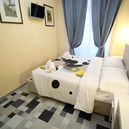 Quest House Lihong 2*