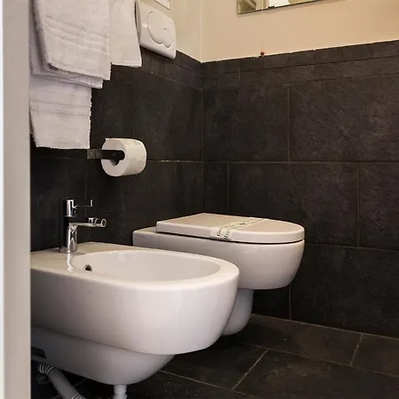 Floor Trastevere Affittacamere Roma