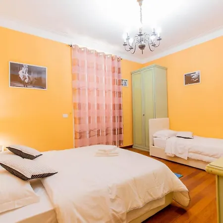 Flower Pensionat 3*