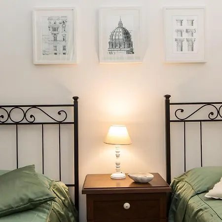 Atheneum By In Apartamento