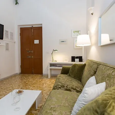 Atheneum By In Apartamento Roma
