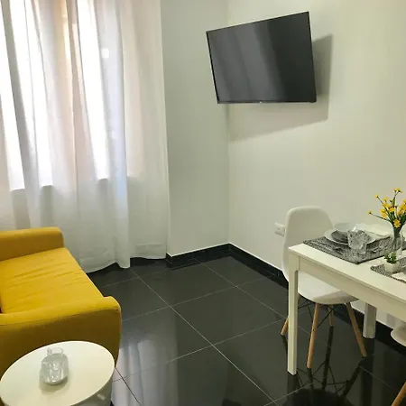 Aparthotel De Lollis 2*