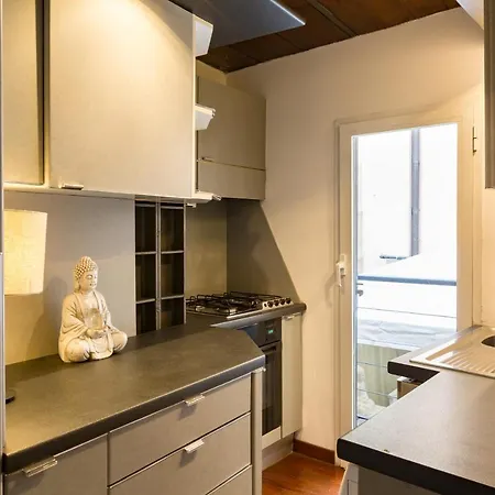 Ghetto Campo Dei Fiori Luxury White Apartment Rome