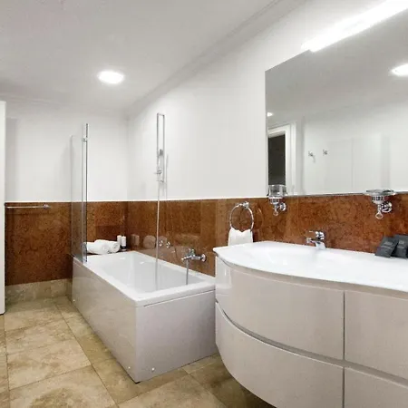 Castello Di Tor Crescenza 3* Рим
