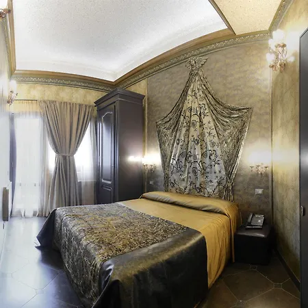 Antica Dimora Delle Cinque Lune Hotel