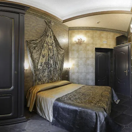 Hotel Antica Dimora Delle Cinque Lune Rome