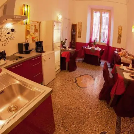 Bed & Breakfast Hold - Luxury 2*