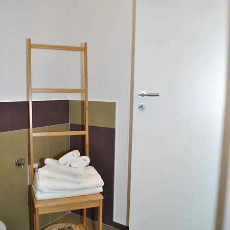 Aleja Bed & Breakfast *