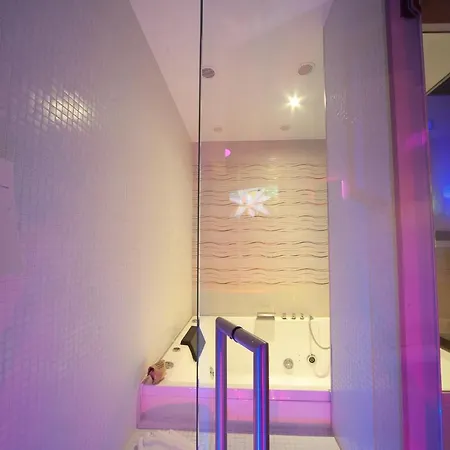 Irooms Jacuzzi Гостевой дом
