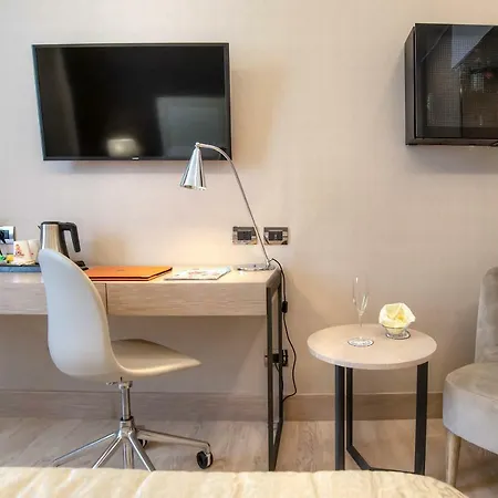 Genova Otel Roma
